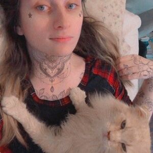 Meet your Posher, Emilia